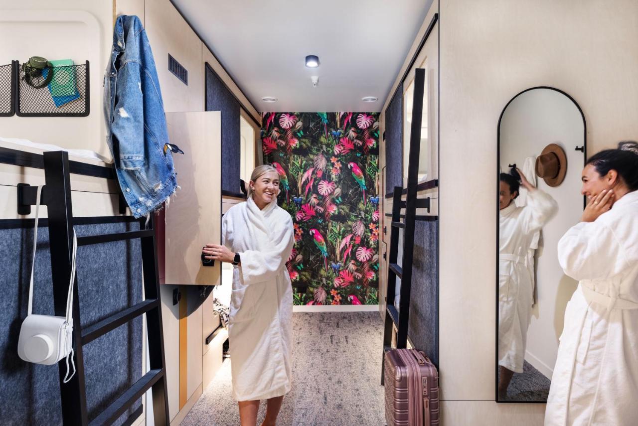 Lylo Auckland Hotel Экстерьер фото A room at the hotel