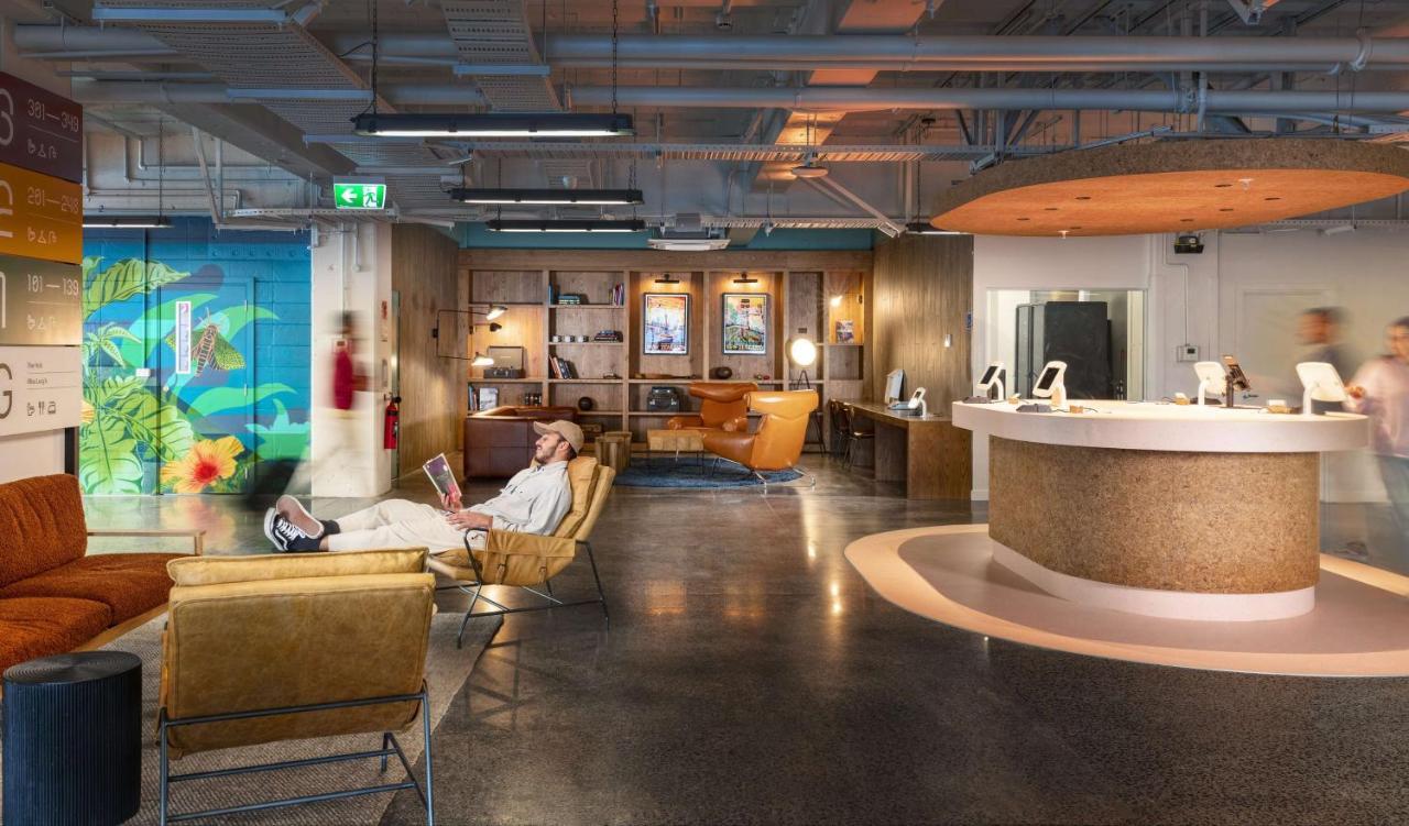 Lylo Auckland Hotel Экстерьер фото The lounge at the airport